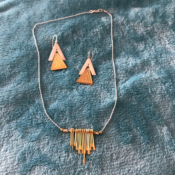 Jewelry - Pendant and earrings set